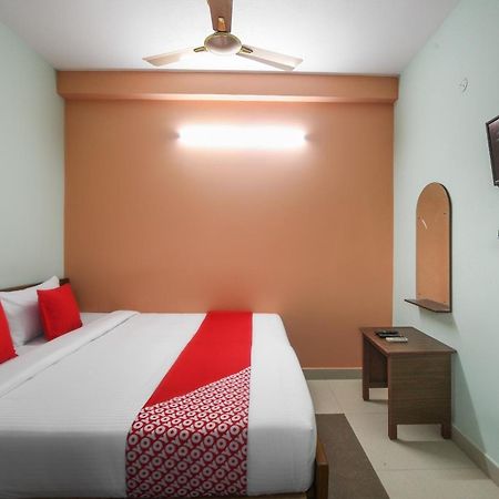 Oyo Modern Guest House Chennai Exteriör bild