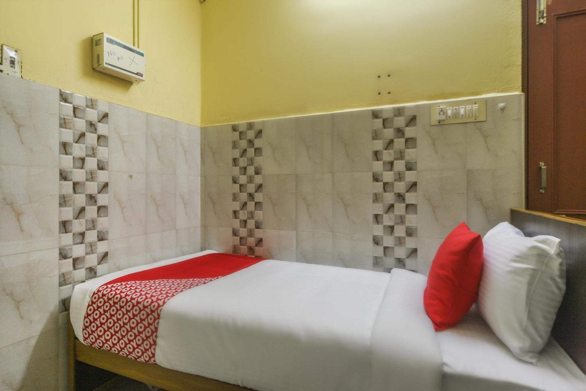 Oyo Modern Guest House Chennai Exteriör bild