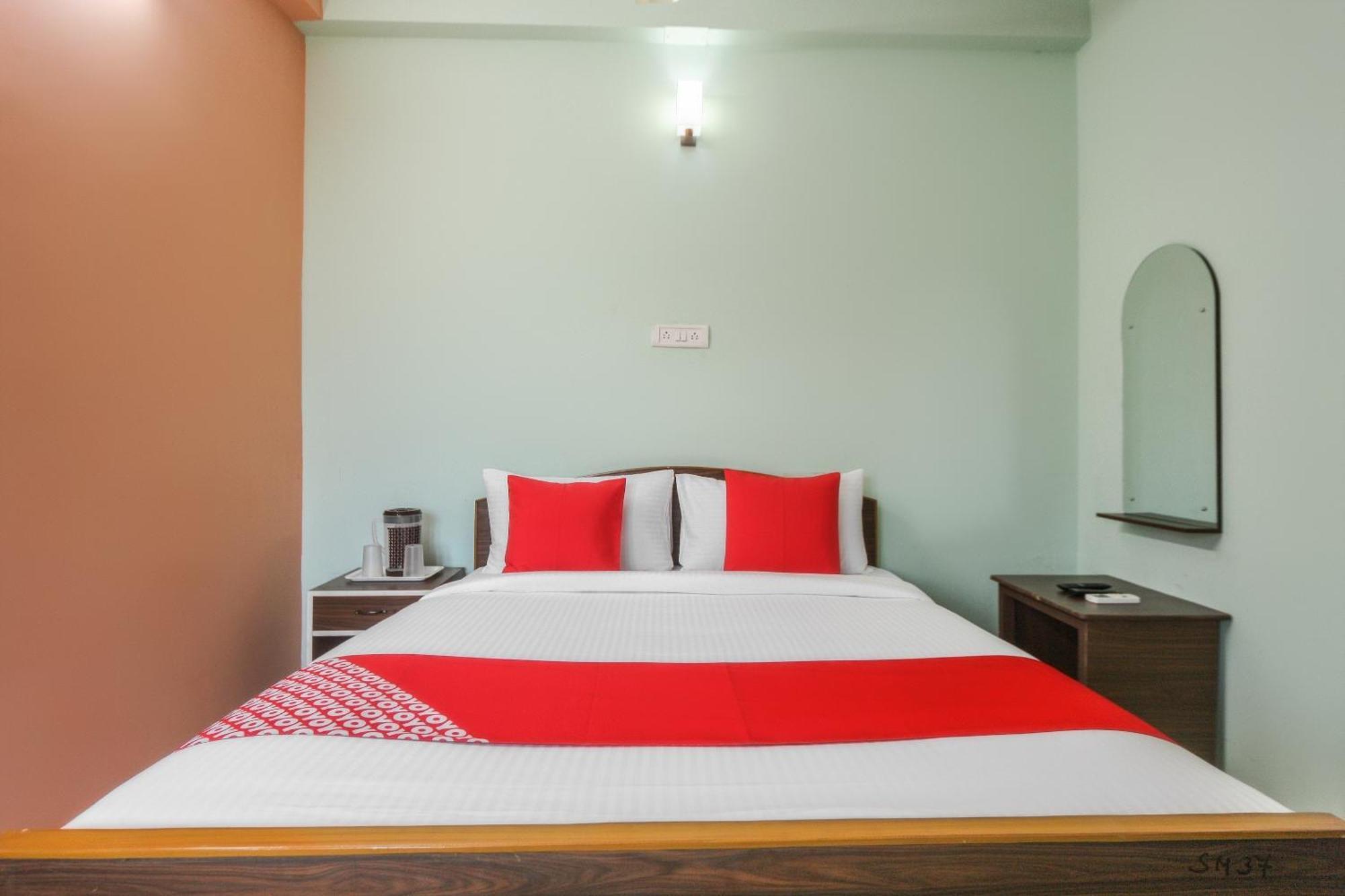 Oyo Modern Guest House Chennai Exteriör bild