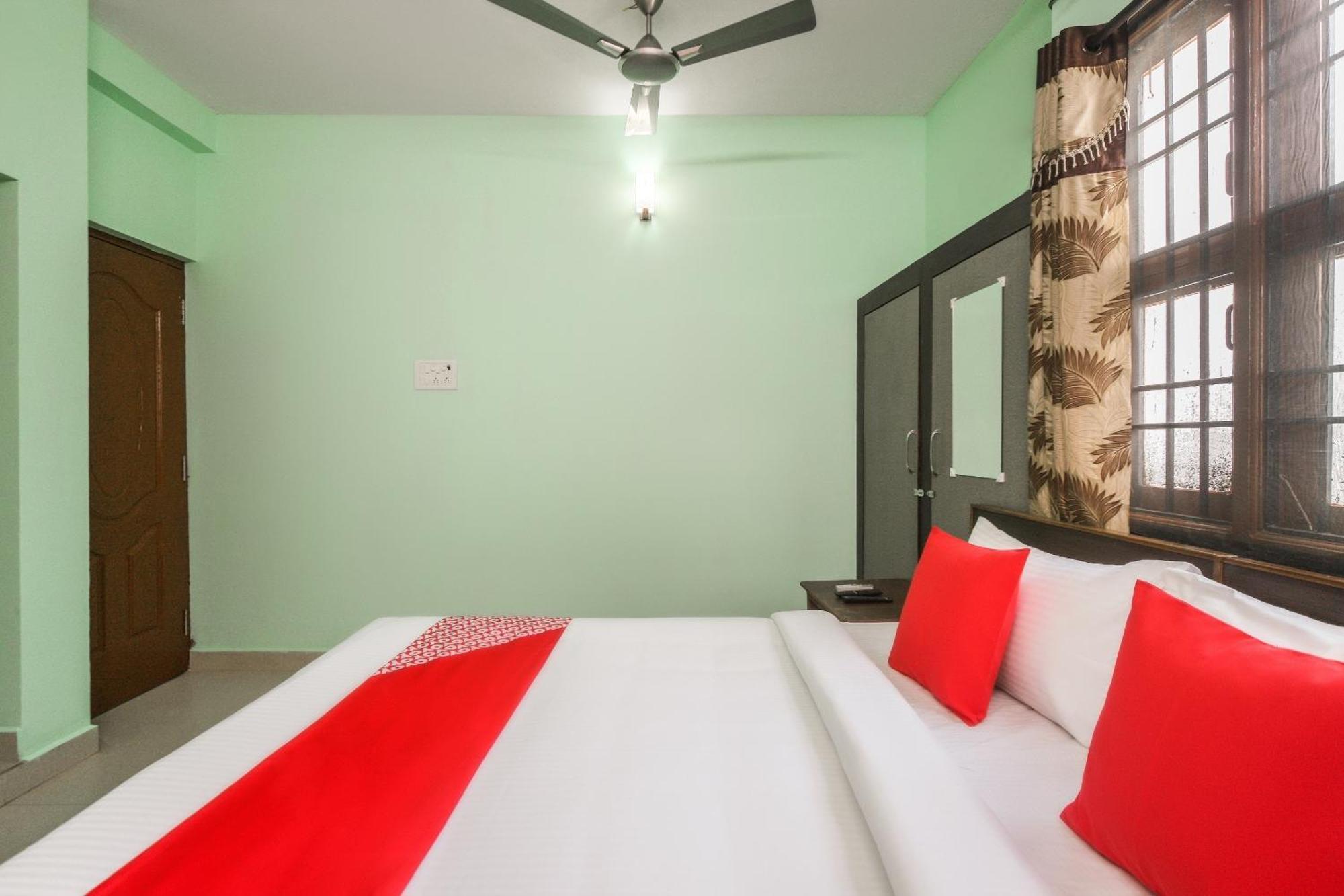 Oyo Modern Guest House Chennai Exteriör bild
