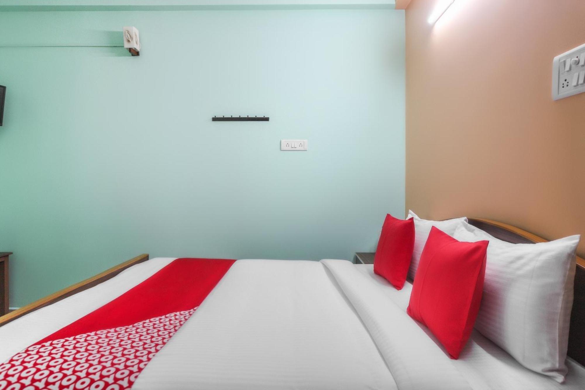 Oyo Modern Guest House Chennai Exteriör bild