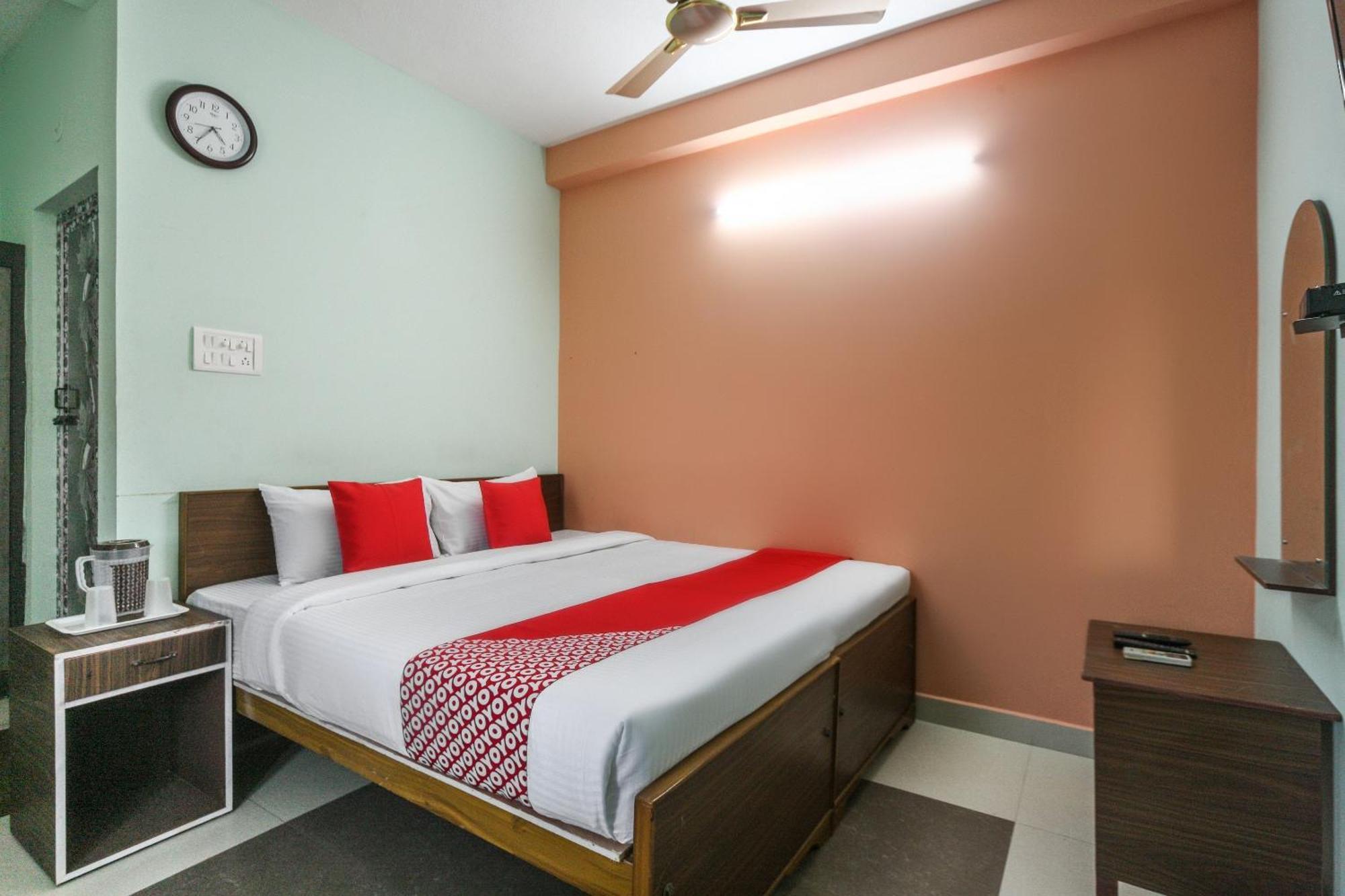 Oyo Modern Guest House Chennai Exteriör bild
