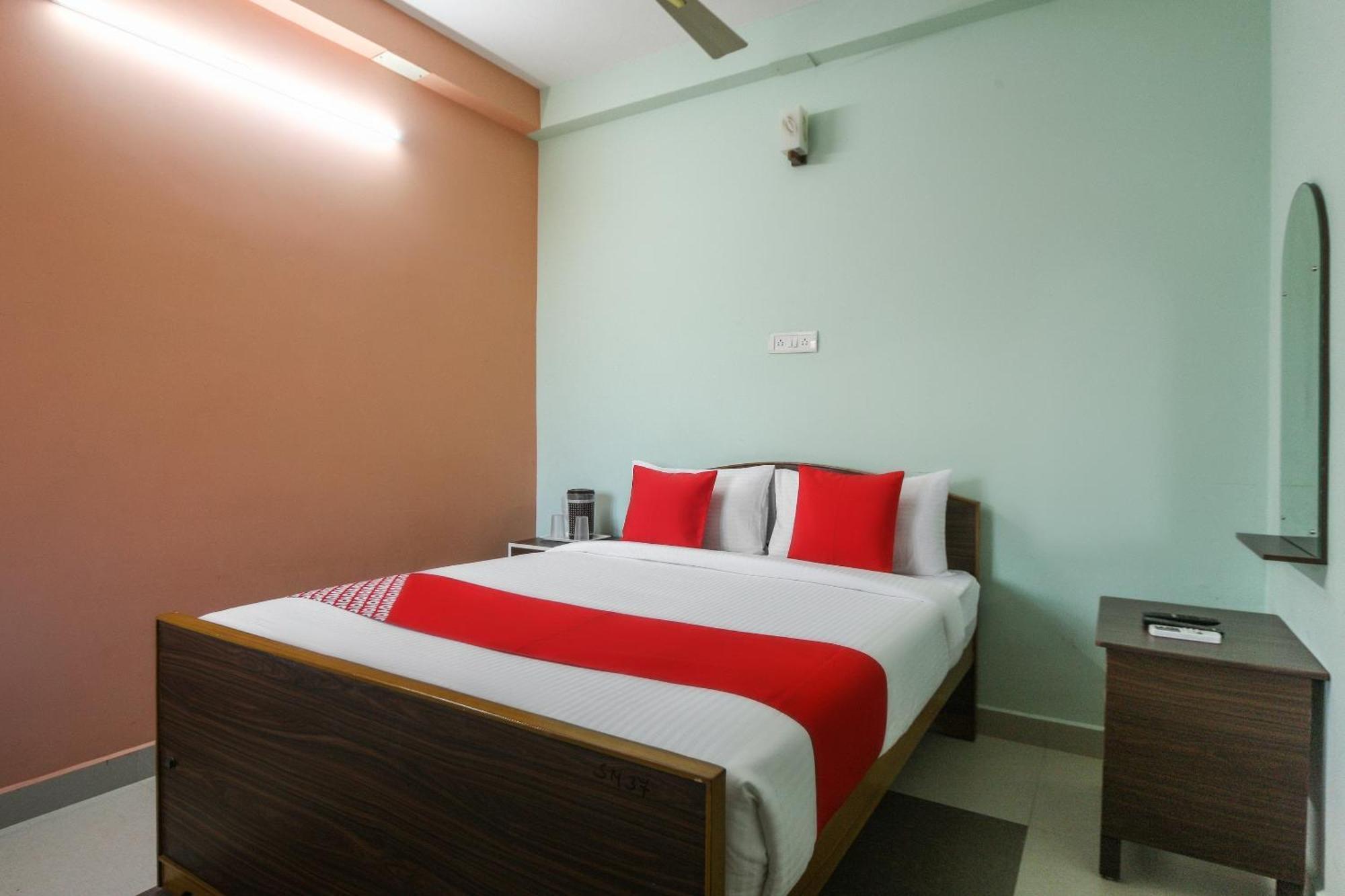 Oyo Modern Guest House Chennai Exteriör bild