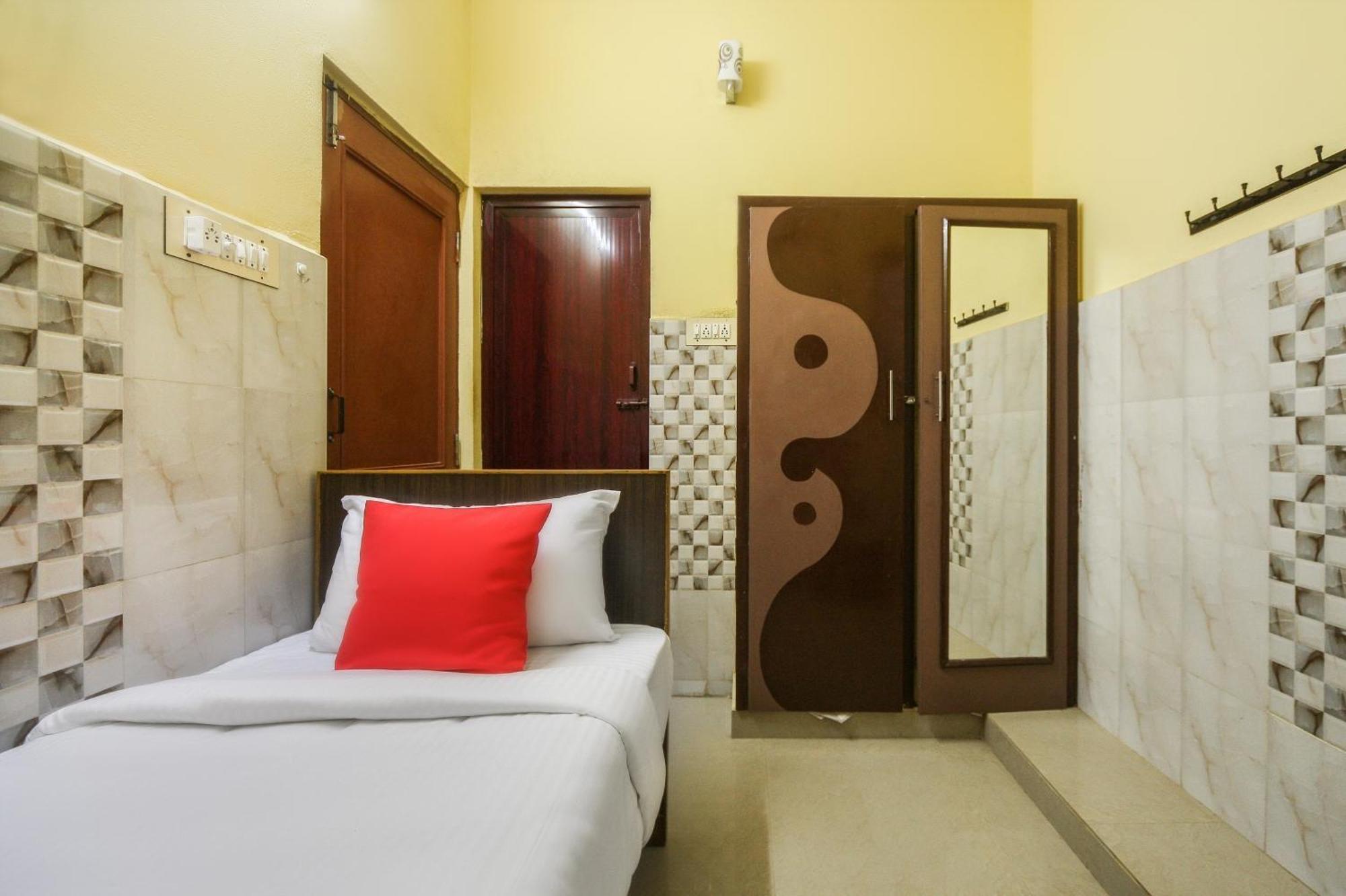 Oyo Modern Guest House Chennai Exteriör bild